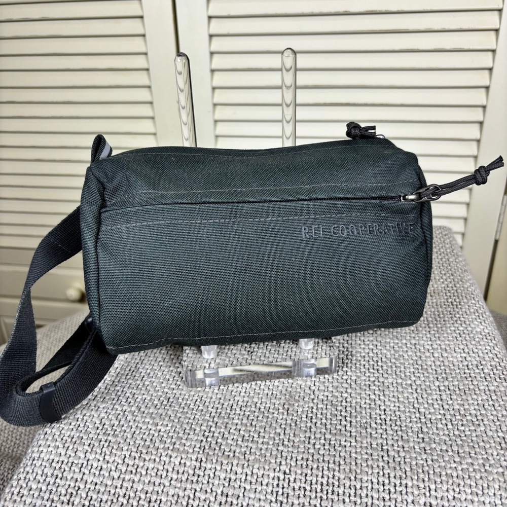 REI Co-op Modernist Black Crossbody Bag Technical Canvas Utility Purse‎